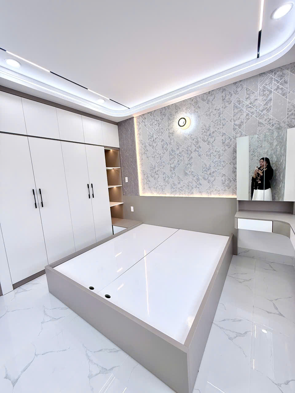 NHÀ MỚI FULL NỘI THẤT SIÊU ĐẸP - ĐƯỜNG NHỰA 6M - HƯƠNG LỘ 2 [BÌNH TÂN] - 5 TÂNG - 5PN - 7.89 TỶ - MSO182