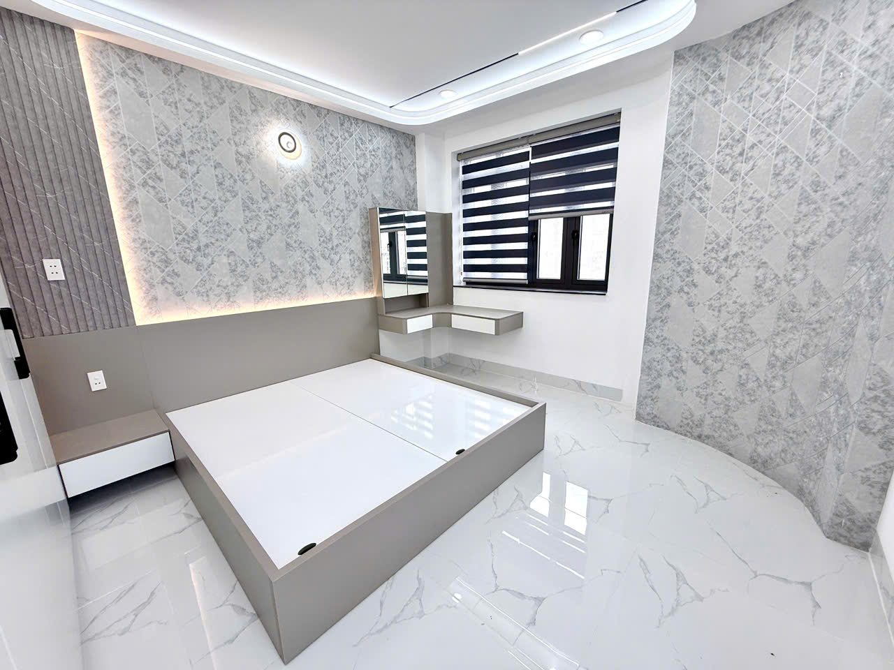 NHÀ MỚI FULL NỘI THẤT SIÊU ĐẸP - ĐƯỜNG NHỰA 6M - HƯƠNG LỘ 2 [BÌNH TÂN] - 5 TÂNG - 5PN - 7.89 TỶ - MSO182