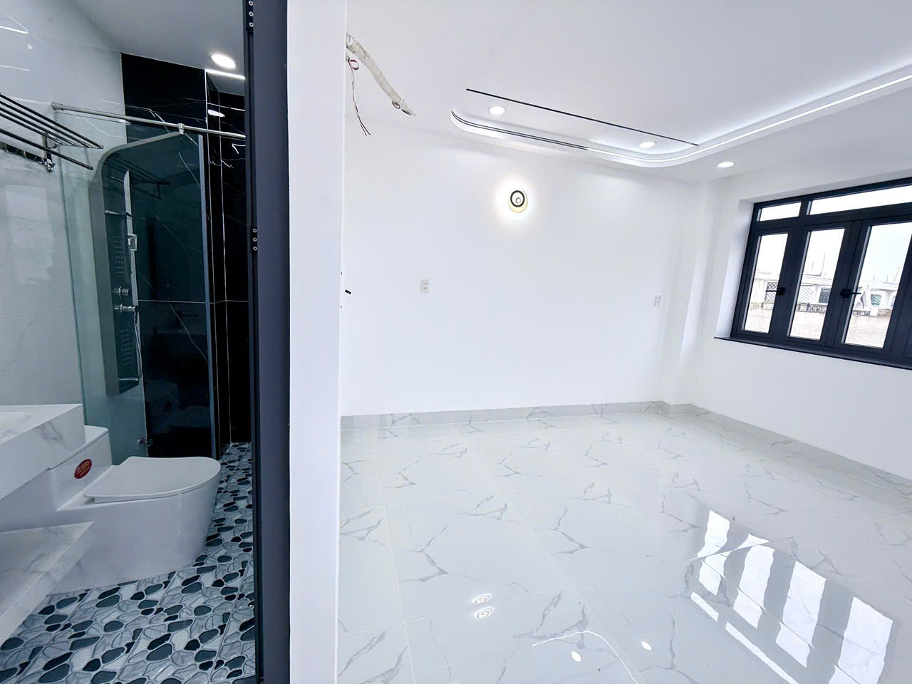 NHÀ MỚI FULL NỘI THẤT SIÊU ĐẸP - ĐƯỜNG NHỰA 6M - HƯƠNG LỘ 2 [BÌNH TÂN] - 5 TÂNG - 5PN - 7.89 TỶ - MSO182