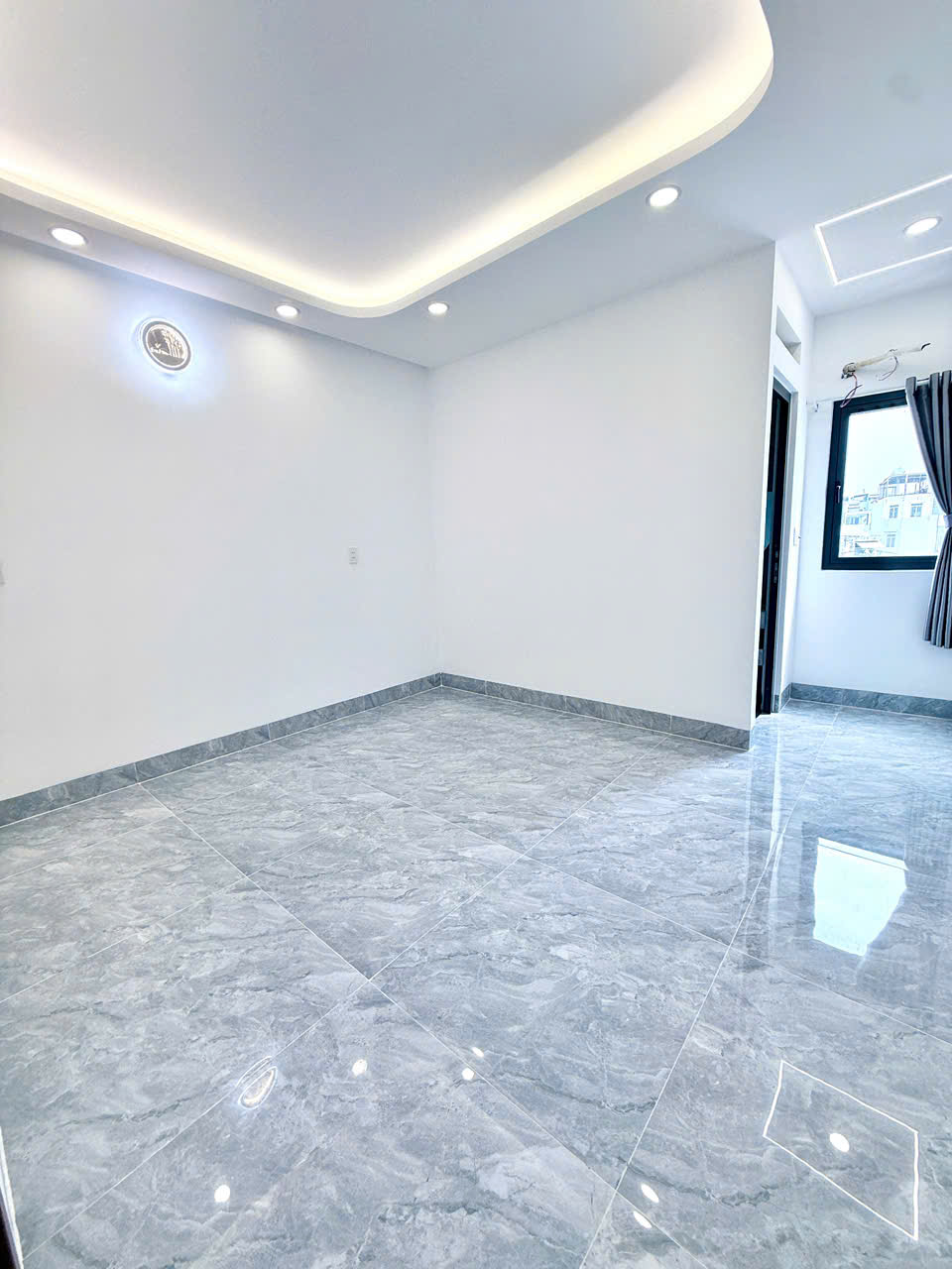 HẺM XE HƠI THÔNG - NGAY NGÃ TƯ 4 XÃ - HƯƠNG LỘ 2 - GIÁP TÂN PHÚ - NHÀ MỚI ĐẸP 5 TẦNG - 56M2 - 4x14M - SỔ VUÔNG VỨC ĐẸP HOÀN CÔNG ĐỦ- M0183