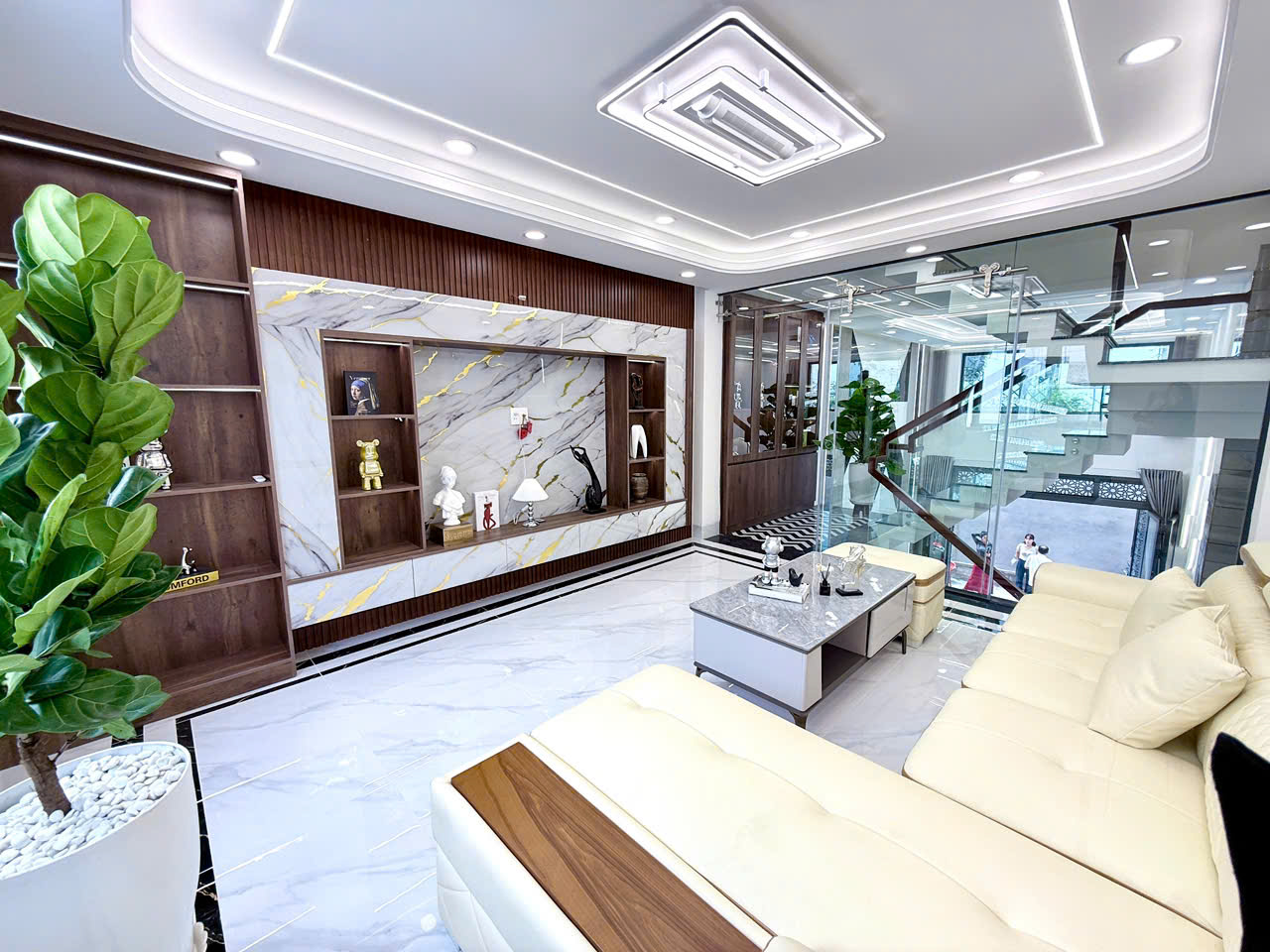 HẺM XE HƠI THÔNG - NGAY NGÃ TƯ 4 XÃ - HƯƠNG LỘ 2 - GIÁP TÂN PHÚ - NHÀ MỚI ĐẸP 5 TẦNG - 56M2 - 4x14M - SỔ VUÔNG VỨC ĐẸP HOÀN CÔNG ĐỦ- M0183