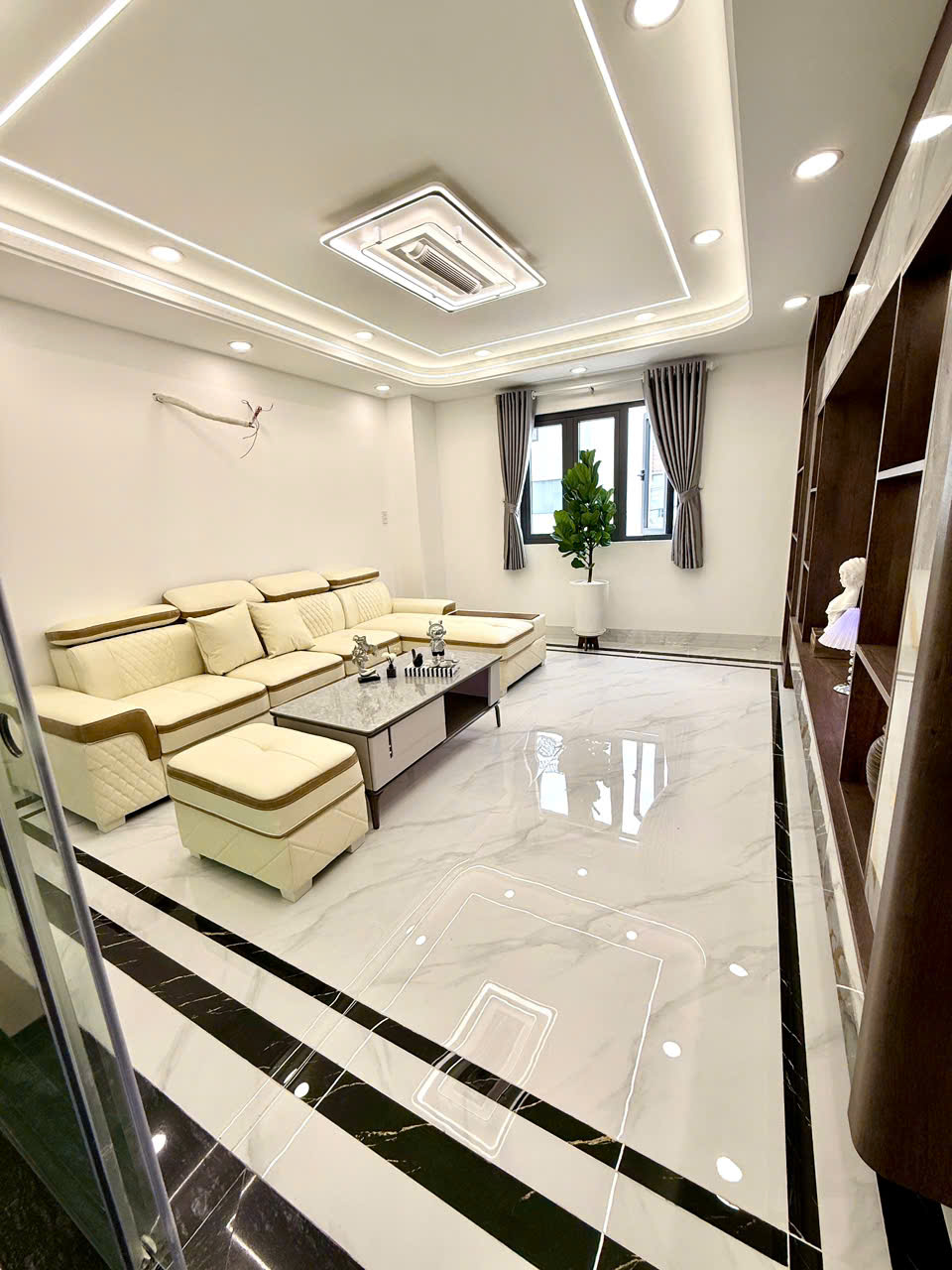 HẺM XE HƠI THÔNG - NGAY NGÃ TƯ 4 XÃ - HƯƠNG LỘ 2 - GIÁP TÂN PHÚ - NHÀ MỚI ĐẸP 5 TẦNG - 56M2 - 4x14M - SỔ VUÔNG VỨC ĐẸP HOÀN CÔNG ĐỦ- M0183