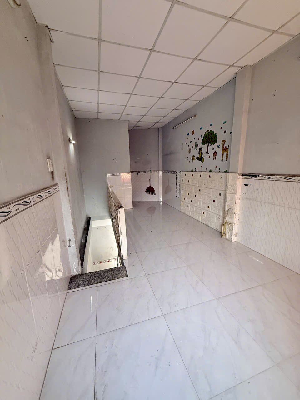 MẶT TIỀN ĐƯỜNG KINH DOANH SUNG TÚC - GẦN TRƯỜNG ĐẠI HỌC, TRƯỜNG CÁC CẤP 123 - TIỆN MUA Ở, KINH DOANH, CHO THUÊ - 3.8  TỶ - M0181