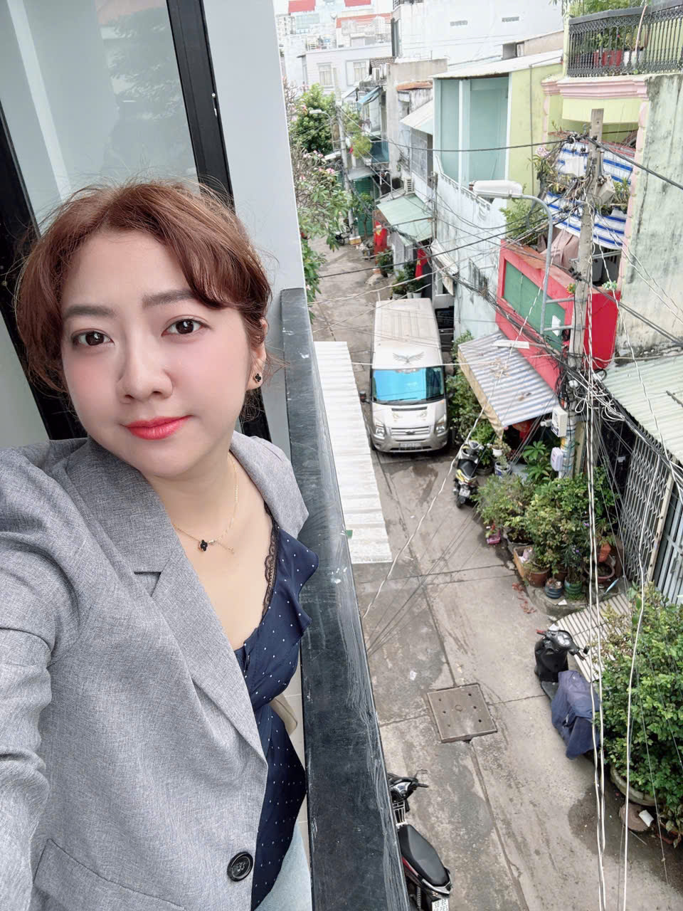 HIẾM - NHÀ 3 TẦNG MỚI SỬA VÀO Ở NGAY - VÀI MÉT RA ĐƯỜNG KÊNH NƯỚC ĐEN - MẶT TIỀN ĐƯỜNG XE HƠI THÔNG - GIÁ CHỈ 2.2 TỶ - M0189