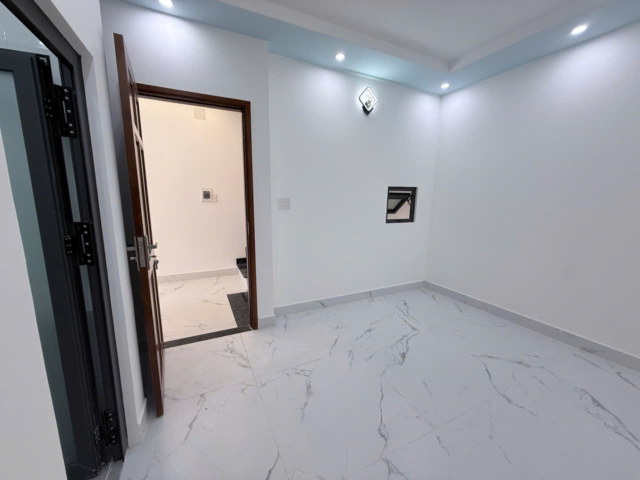 NHÀ 4 TẦNG MỚI XÂY VÀO Ở NGAY THIẾT KẾ HIỆN ĐẠI - HẺM XE HƠI ĐỖ TẠI NHÀ - SÁT AEONMALL TÂN PHÚ- NGANG 5.15M - KHÔNG LỘ GIỚI - KHU PHÂN LÔ - GIÁ 6.2 TỶ - M0192