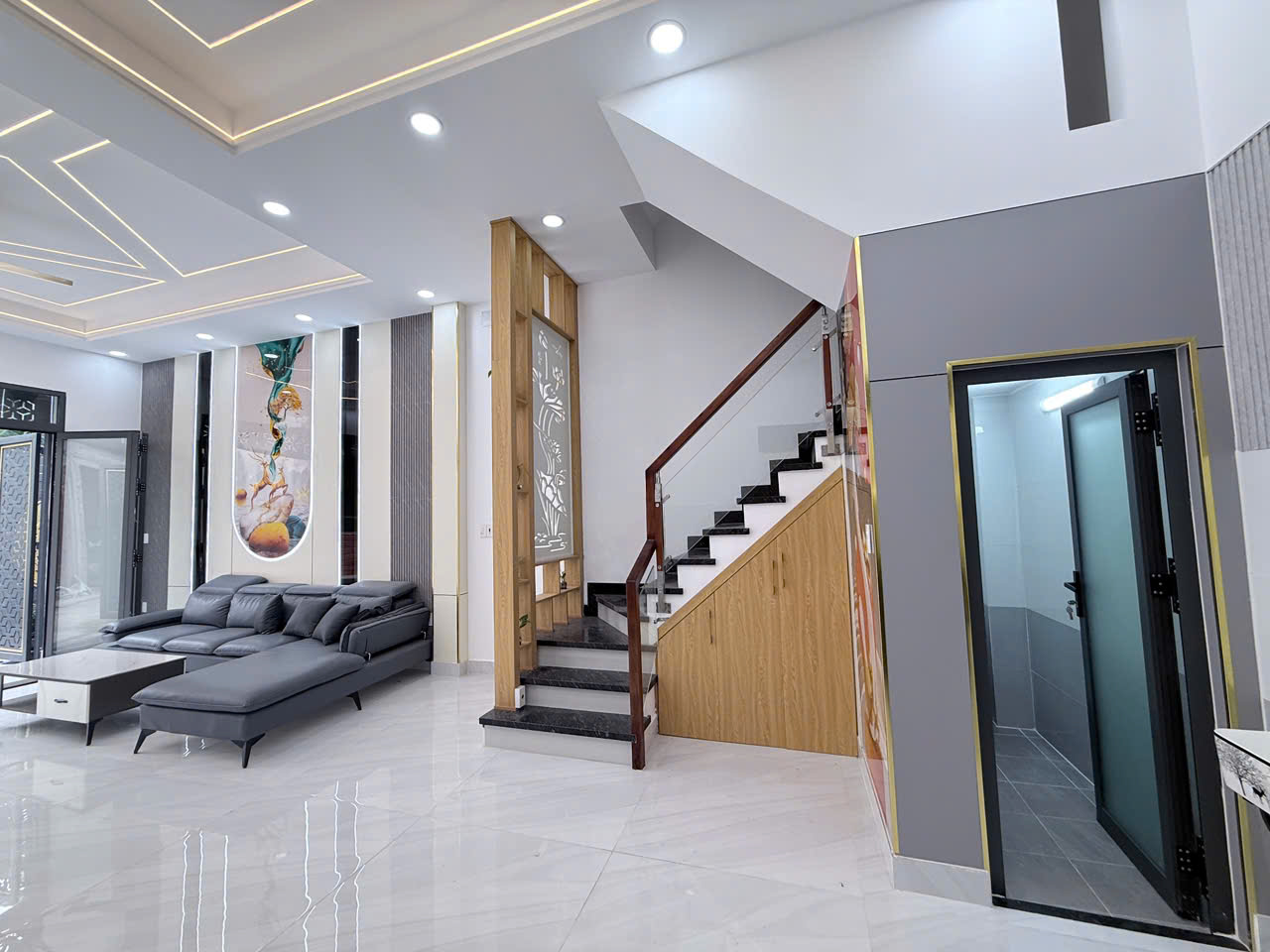 NHÀ 4 TẦNG MỚI XÂY VÀO Ở NGAY THIẾT KẾ HIỆN ĐẠI - HẺM XE HƠI ĐỖ TẠI NHÀ - SÁT AEONMALL TÂN PHÚ- NGANG 5.15M - KHÔNG LỘ GIỚI - KHU PHÂN LÔ - GIÁ 6.2 TỶ - M0192