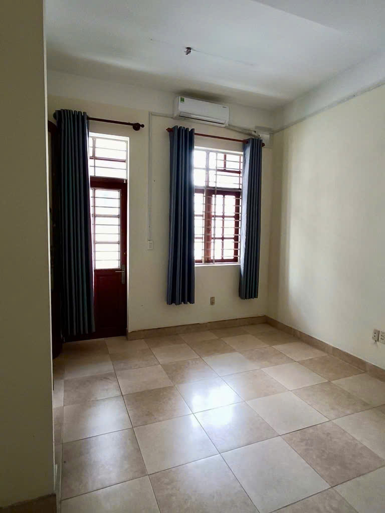 NHÀ MẶT TIỀN VỪA Ở VỪA KINH DOANH - NHÀ NẰM LÔ GÓC 3 MẶT TIỀN ĐƯỜNG VỈA HÈ RỘNG, NGANG 8.1m, SỔ VUÔNG ĐÉT, HC ĐẦY ĐỦ, KO LỖI PHONG THỦY - CÔNG NHẬN ĐỦ TRÊN SỔ 163M2 - 22 TỶ - M0194