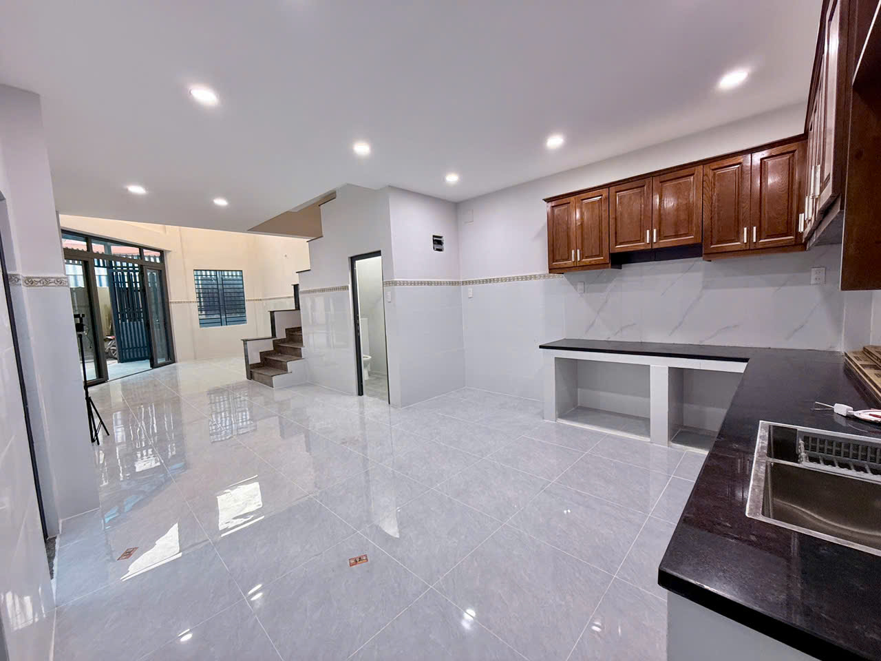 CĂN GÓC 2 MẶT TIỀN HẺM XE TẢI CHẠY VÒNG VÒNG  SIÊU NGON KHU MÃ LÒ - LÊ VĂN QUỚI - NHÀ MỚI ĐẸP - DỌN VÀO Ở NGAY - 6.5 TỶ - M0196