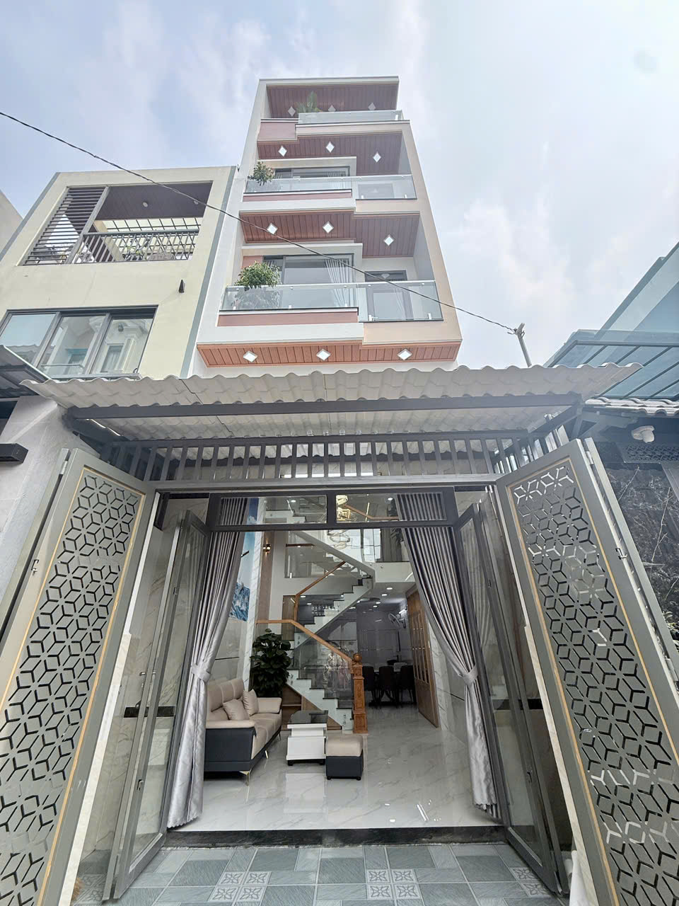 NHÀ MỚI 5 TẦNG NGAY CHỢ BÌNH LONG - HẺM OTO - SÁT TÂN PHÚ - DỌN VÀO Ở NGAY - 6.5 TỶ- M0198