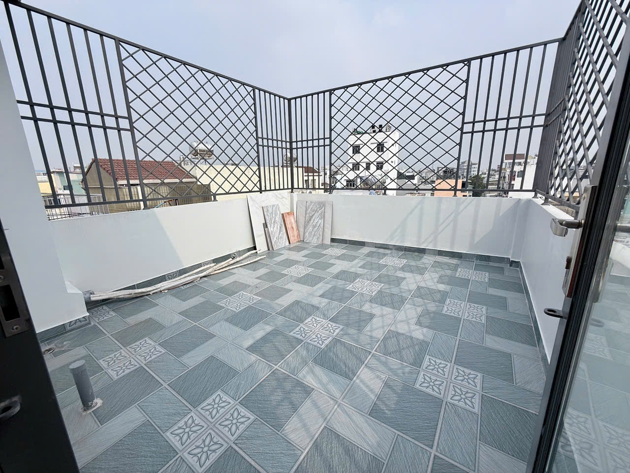 NHÀ MỚI 5 TẦNG NGAY CHỢ BÌNH LONG - HẺM OTO - SÁT TÂN PHÚ - DỌN VÀO Ở NGAY - 6.5 TỶ- M0198