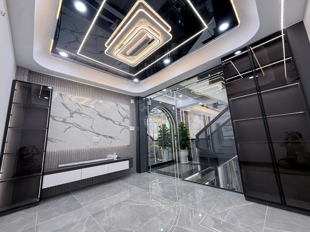 NHÀ ĐẸP 5 TẦNG MỚI XÂY - HẺM XE TẢI NHỎ LÊ VĂN QUỚI -  6.7 TỶ - M0200