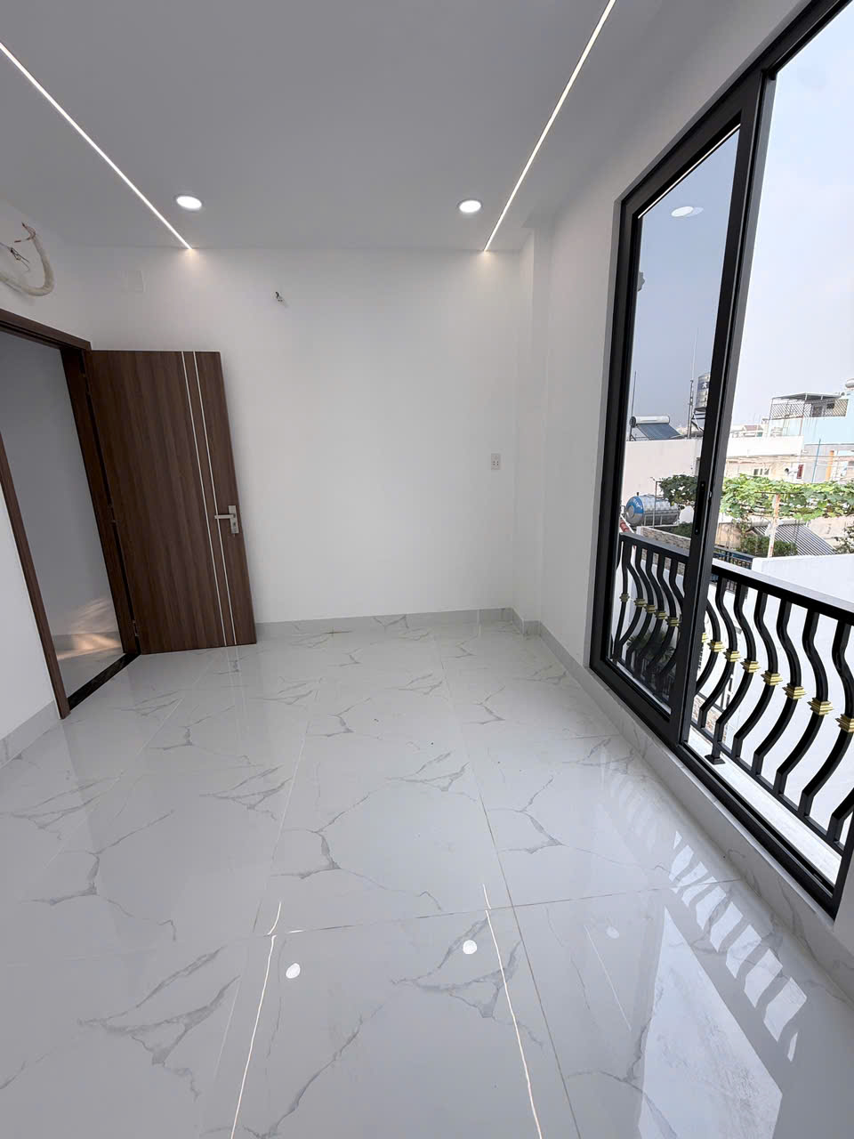 NHÀ ĐẸP 5 TẦNG MỚI XÂY - HẺM XE TẢI NHỎ LÊ VĂN QUỚI -  6.7 TỶ - M0200