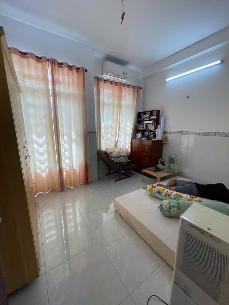 NHÀ GẦN TRƯỜNG HỌC, CÔNG VIÊN KÊNH NƯỚC ĐEN - PHÙ HỢP GIA ĐÌNH TRẺ - 4.299 TỶ- M0207