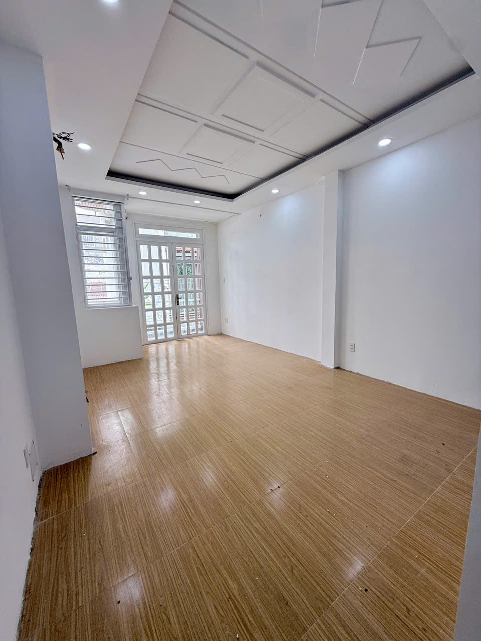 KHU VIP PHÚ THỌ HOÀ - SÁT MẶT TIỀN - 4 TẦNG BTCT MỚI ĐẸP - 72M2 - 4x18M - SỔ ĐẸP HOÀN CÔNG ĐỦ- CHỈ 6.99 TỶ - M0210