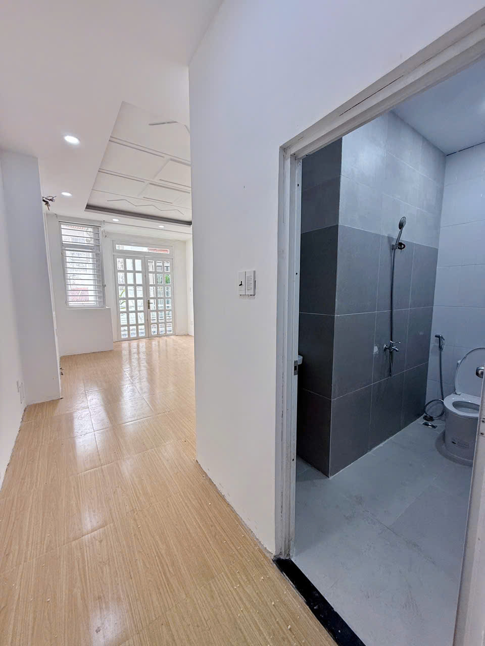 KHU VIP PHÚ THỌ HOÀ - SÁT MẶT TIỀN - 4 TẦNG BTCT MỚI ĐẸP - 72M2 - 4x18M - SỔ ĐẸP HOÀN CÔNG ĐỦ- CHỈ 6.99 TỶ - M0210