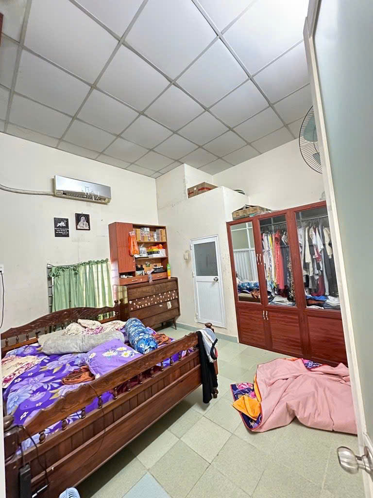 NHÀ ĐƯỜNG 6M THÔNG - TÂN HƯƠNG - XE HƠI TẬN CỬA -NHÀ TO CHIA NGĂN DÒNG TIỀN 4TR/THÁNG - CHỈ 6.3 TỶ - M0212 