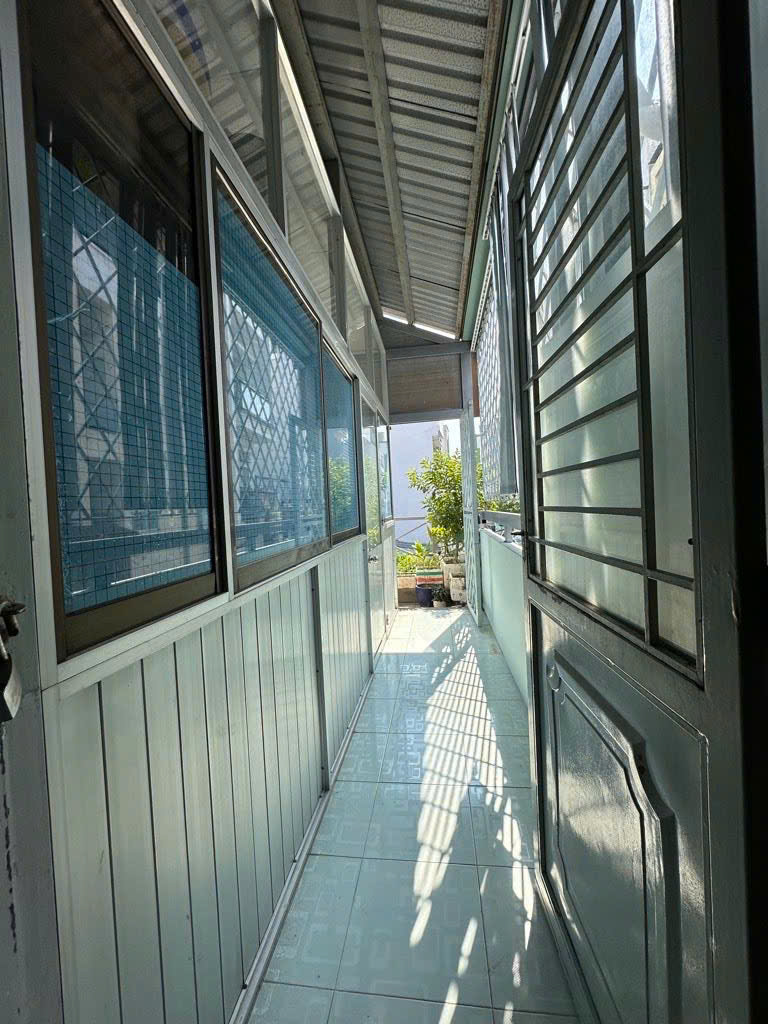 NHÀ ĐƯỜNG 6M THÔNG - TÂN HƯƠNG - XE HƠI TẬN CỬA -NHÀ TO CHIA NGĂN DÒNG TIỀN 4TR/THÁNG - CHỈ 6.3 TỶ - M0212 