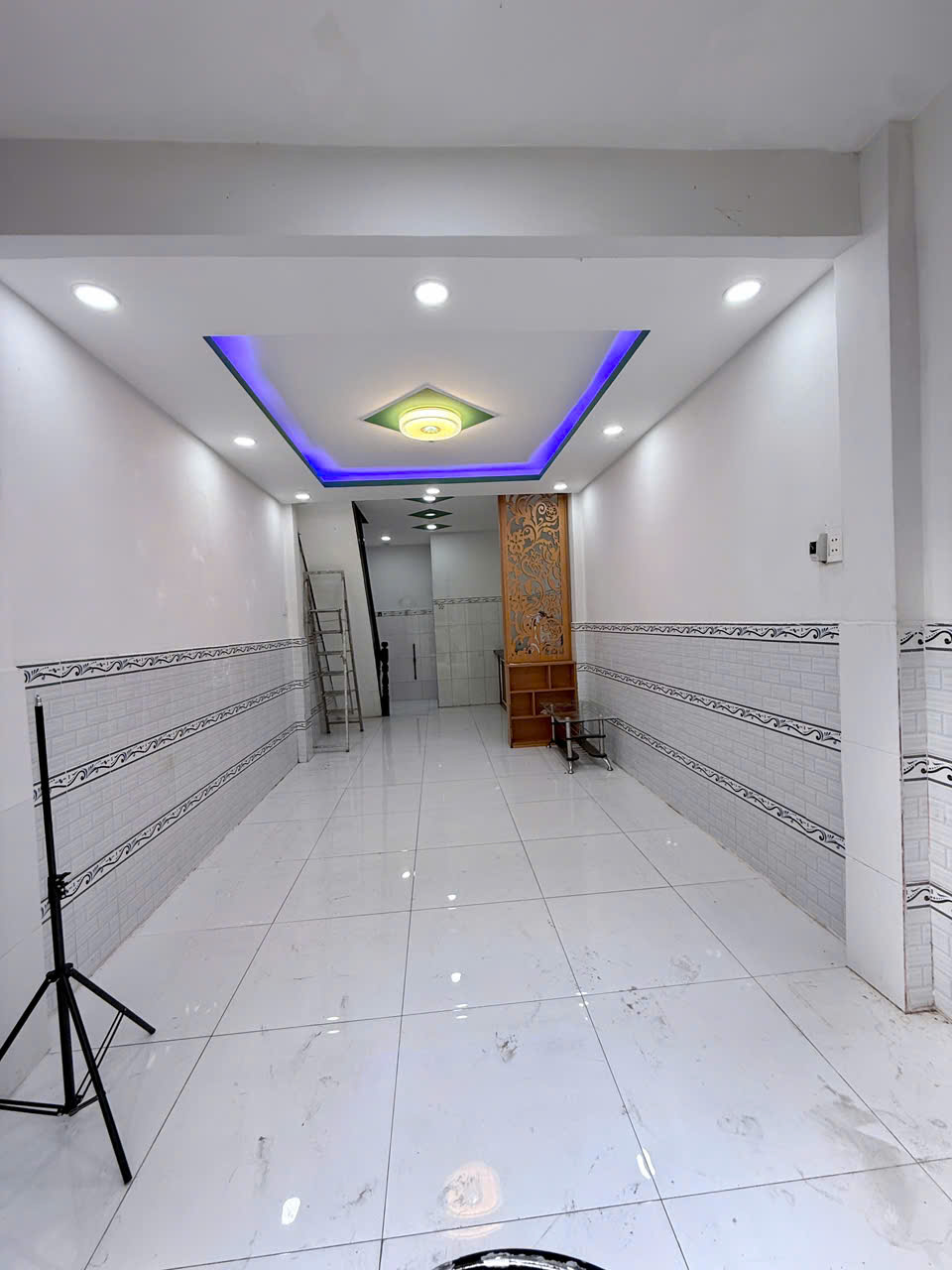 HẺM THÔNG - KHU CHỢ VẢI PHÚ THỌ HOÀ TÂN PHÚ - SÁT MẶT TIỀN - 2 TẦNG CÒN MỚI - 25M2 - SỔ ĐẸP NỞ HẬU NHẸ HOÀN CÔNG ĐỦ - CHỈ 3.2 TỶ - M0214