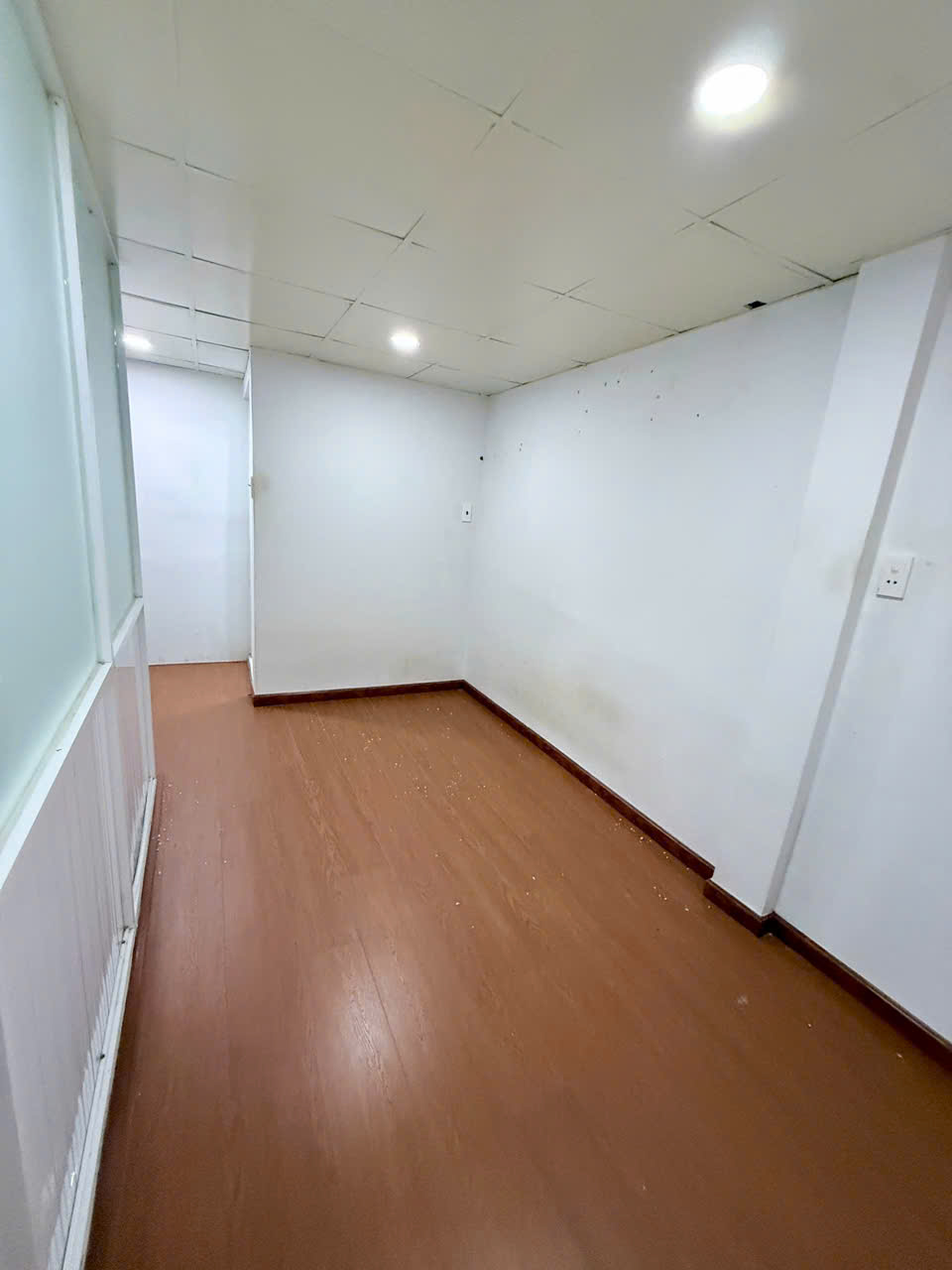 HẺM THÔNG - KHU CHỢ VẢI PHÚ THỌ HOÀ TÂN PHÚ - SÁT MẶT TIỀN - 2 TẦNG CÒN MỚI - 25M2 - SỔ ĐẸP NỞ HẬU NHẸ HOÀN CÔNG ĐỦ - CHỈ 3.2 TỶ - M0214