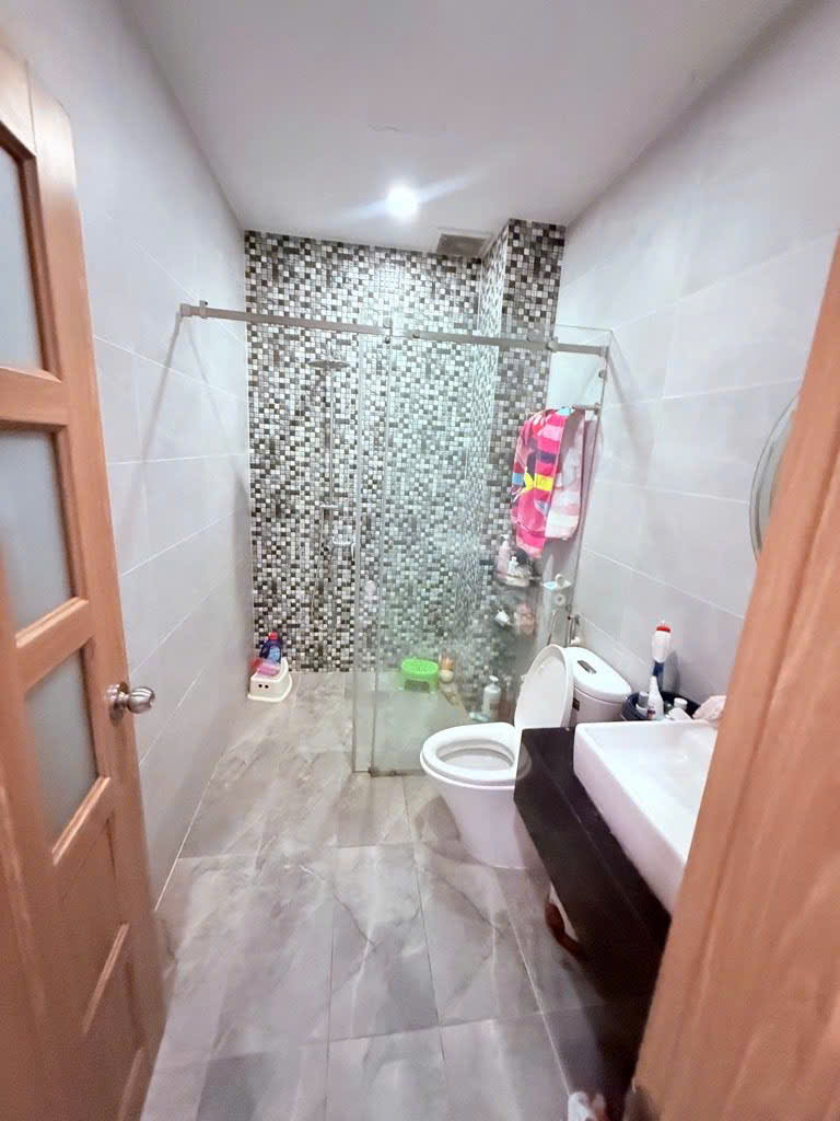 MẶT TIỀN KINH DOANH NGUYỄN SƠN -  5 TẦNG-  42M2 - G.I.Á 13.9 TỶ - M0224