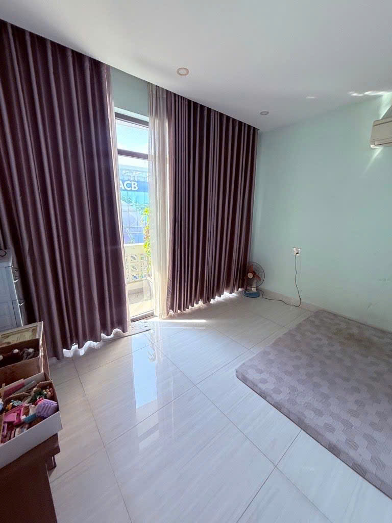 MẶT TIỀN KINH DOANH NGUYỄN SƠN -  5 TẦNG-  42M2 - G.I.Á 13.9 TỶ - M0224