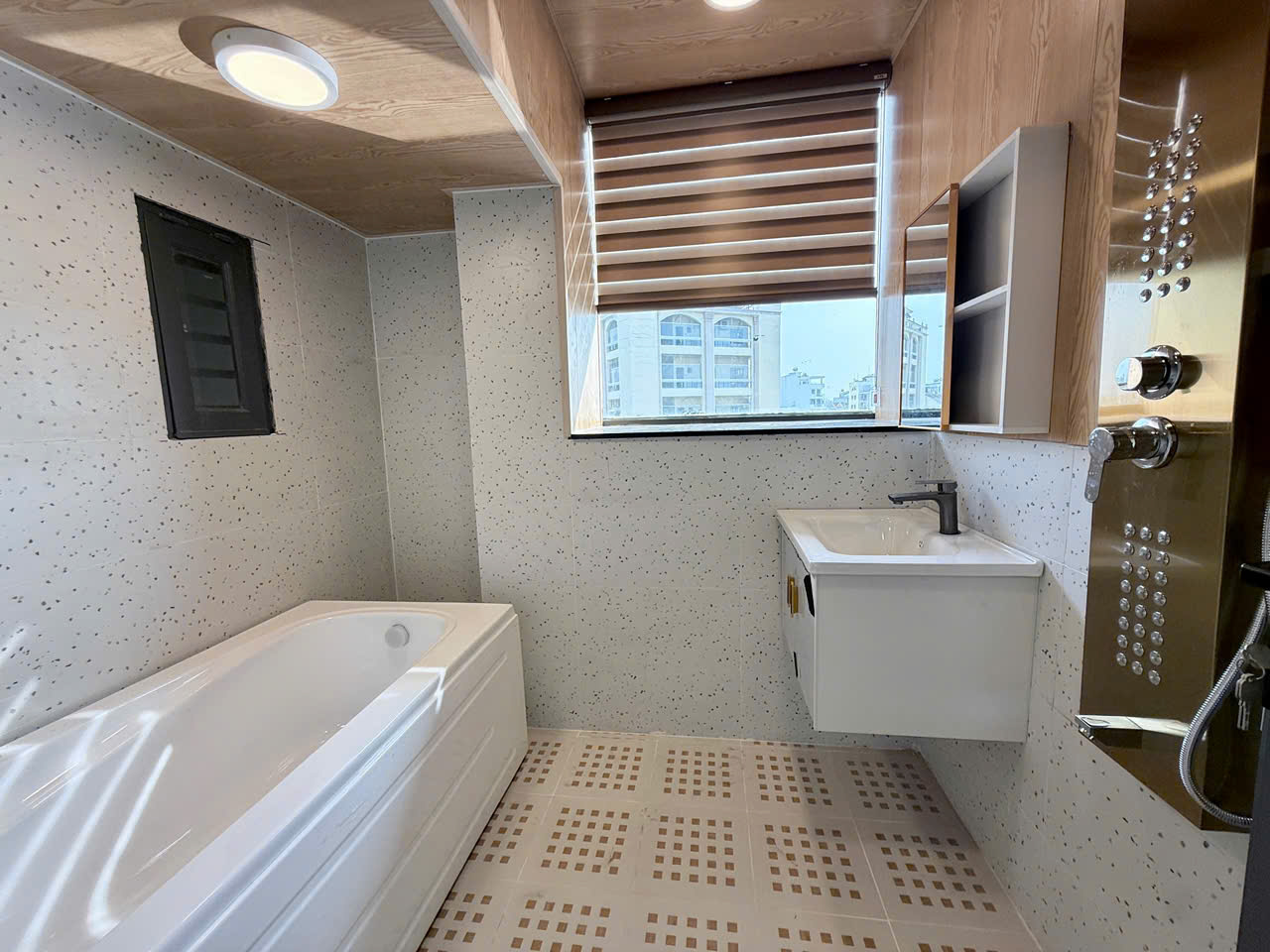 SIÊU PHẨM MẶT TIỀN KÊNH NƯỚC ĐEN - TÂN KỲ TÂN QUÝ - VỪA Ở VỪA KINH DOANH - 5.95 TỶ - MO226