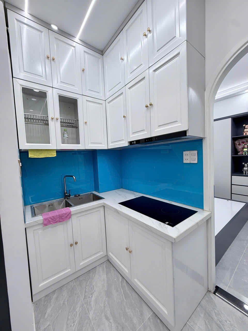 VỊ TRÍ ĐẸP - 2 MẶT CỰC THOÁNG - NỞ HẬU - XE HƠI TRÁNH VI VU - KHU VIP CHỢ ĐÊM NGUYỄN SƠN - NGAY NGUYỄN NHỮ LÃM - TÂN PHÚ - KHU PHỐ ĂN UỐNG KINH DOANH - 2 TẦNG - SỔ ĐẸP HOÀN CÔNG ĐỦ - CHỈ 5.3 TỶ - M0230