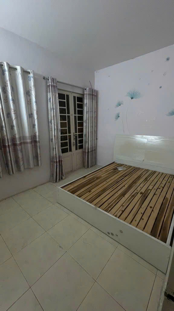  HIẾM HẺM THÔNG NGAY KHU TÂN SƠN NHÌ - NHÀ 3 TẦNG - NGANG 4M - 3.2 TỶ - M0236