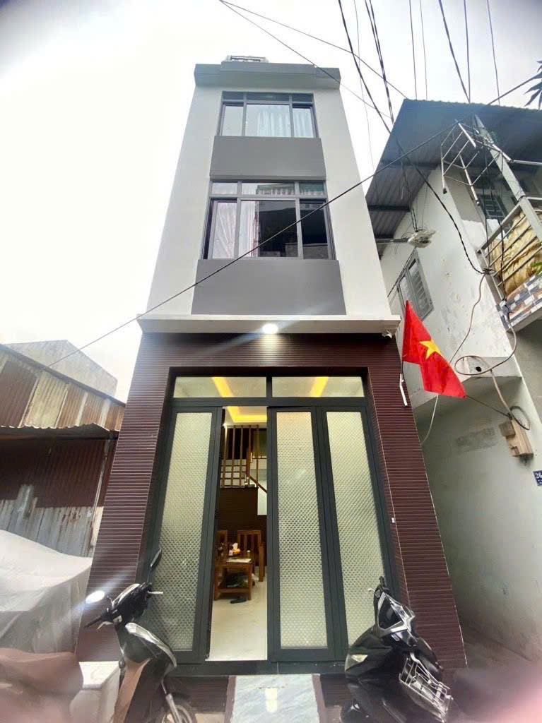 NHÀ 4 TẦNG SÁT GẦN AEON TÂN PHÚ - KÊNH NƯỚC ĐEN - HẺM XE HƠI ĐỖ CỬA - 4.3 TỶ - M0254