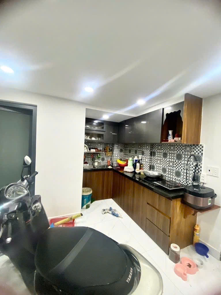 NHÀ 4 TẦNG SÁT GẦN AEON TÂN PHÚ - KÊNH NƯỚC ĐEN - HẺM XE HƠI ĐỖ CỬA - 4.3 TỶ - M0254