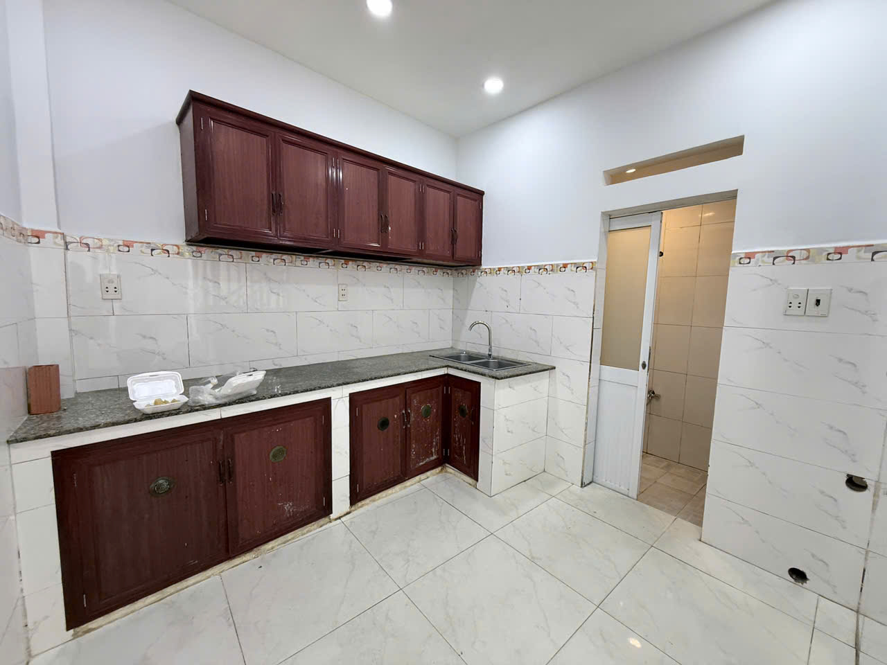 VỊ TRÍ ĐẸP HẺM 4M - KỀ BÊN LÊ THÚC HOẠCH - BÌNH LONG - NGÃ TƯ 4 XÃ - GIÁP TÂN PHÚ - 2 TẦNG - 40M2 - 4.45 TỶ - M0261