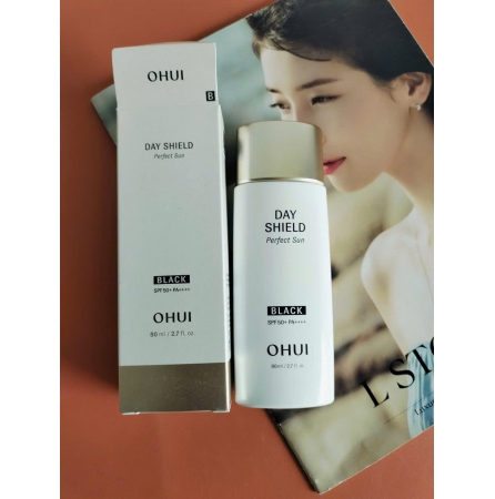 Kem chống nắng OHUI Day Shiled Perfect Sun Black 