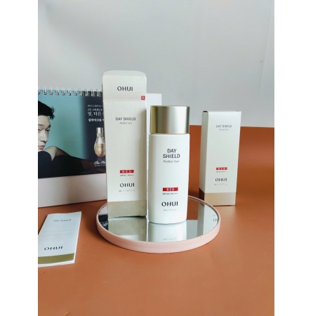 Kem chống nắng OHUI Day Shiled Perfect Sun Black 
