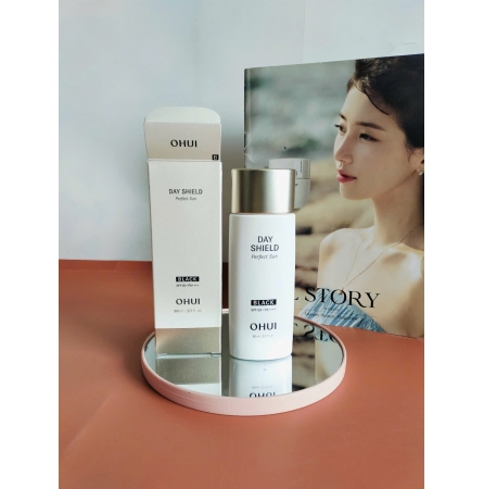 Kem chống nắng OHUI Day Shiled Perfect Sun Black 