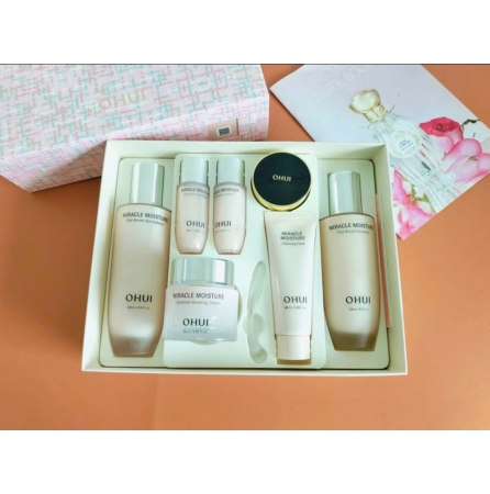 SÉT OHUI HỒNG DƯỠNG ẨM . CHỐNG LÃO HOÁ . TRẮNG HỒNG DA . GIẢM NẾP NHĂN.