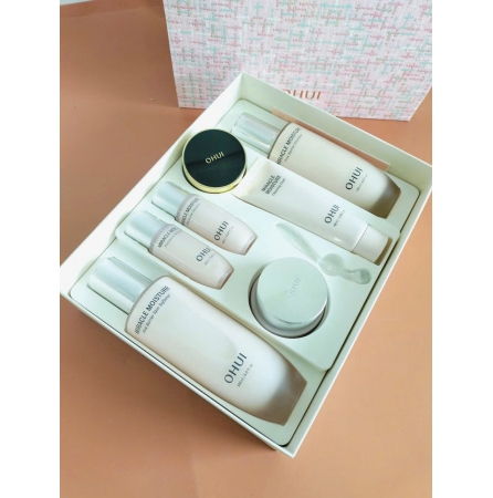 SÉT OHUI HỒNG DƯỠNG ẨM . CHỐNG LÃO HOÁ . TRẮNG HỒNG DA . GIẢM NẾP NHĂN.